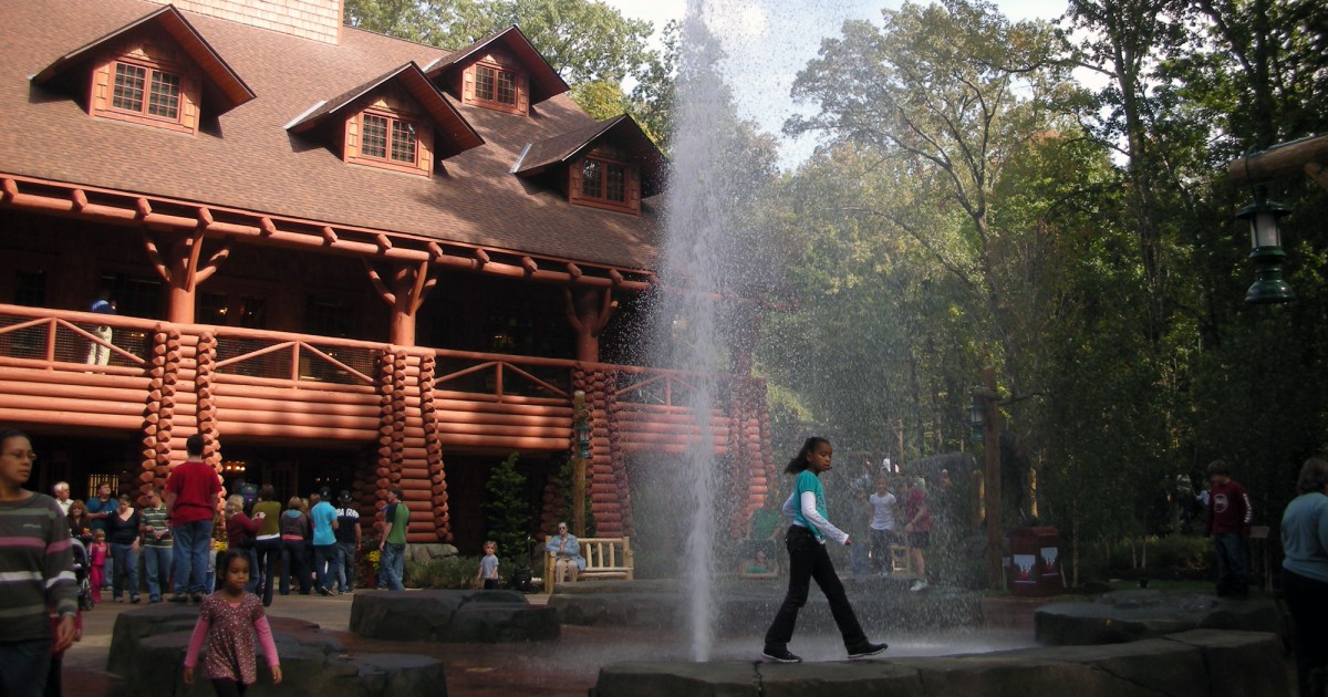 Zoo & Aquarium Architecture